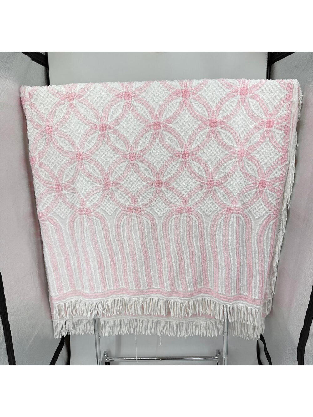 Vintage Pale Pink & White Queen Wedding Ring Coverlet Bedspread